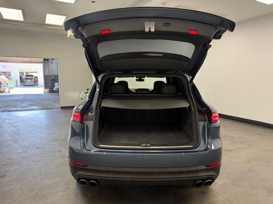 Used 2019 Porsche Cayenne S w/ Premium Plus Package AWD/4WD image 88