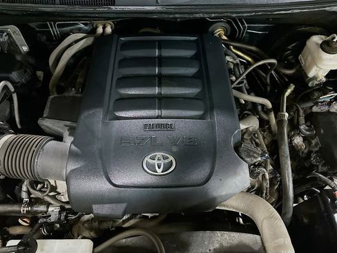 Used 2017 Toyota Tundra SR5 image 28