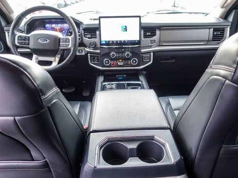 Used 2022 Ford Expedition Max XLT image 35