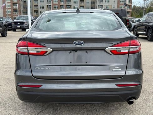 Used 2019 Ford Fusion SE FWD image 5