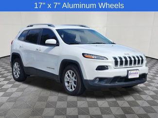 Used 2017 Jeep Cherokee Latitude FWD video 3