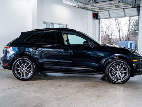 Used 2023 Porsche Macan image 5