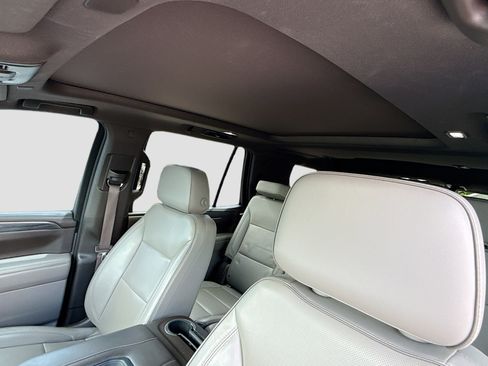 Used 2021 GMC Yukon SLT w/ SLT Luxury Plus Package RWD image 29