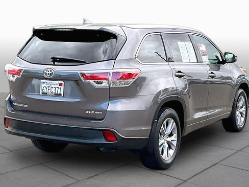 Used 2015 Toyota Highlander XLE AWD/4WD image 12
