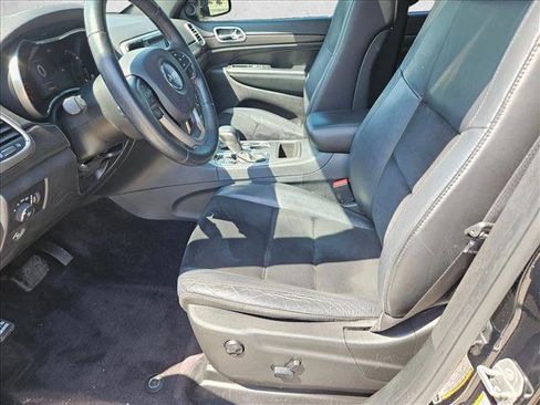 Used 2018 Jeep Grand Cherokee Altitude image 14