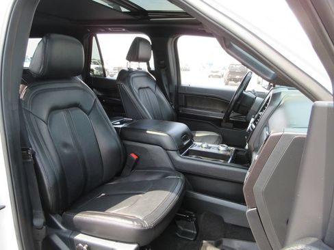 Used 2021 Ford Expedition Max Limited AWD/4WD image 26