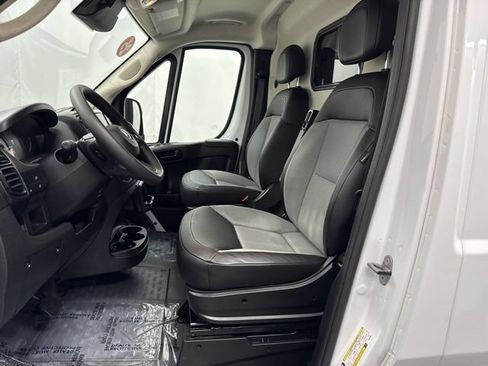 Used 2025 RAM ProMaster 2500 w/ Convenience Group FWD image 17