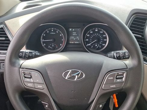 Used 2017 Hyundai Santa Fe Sport image 18