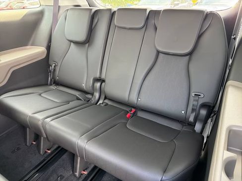 New 2026 Kia Carnival FWD image 20
