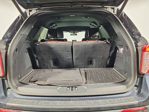 Used 2022 Ford Explorer Platinum w/ Equipment Group 601A RWD image 25