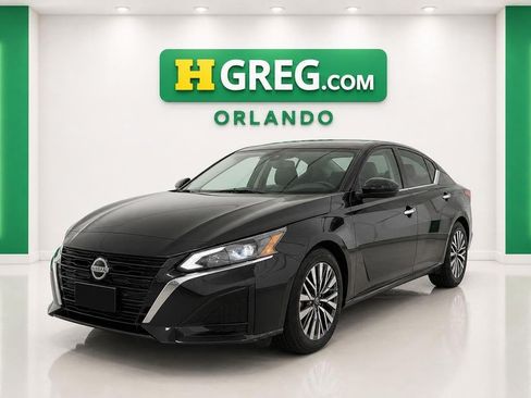 Used 2023 Nissan Altima 2.5 SV FWD image 4