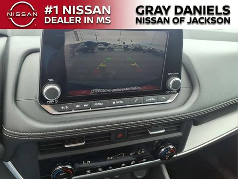 Used 2024 Nissan Rogue SV AWD/4WD image 31