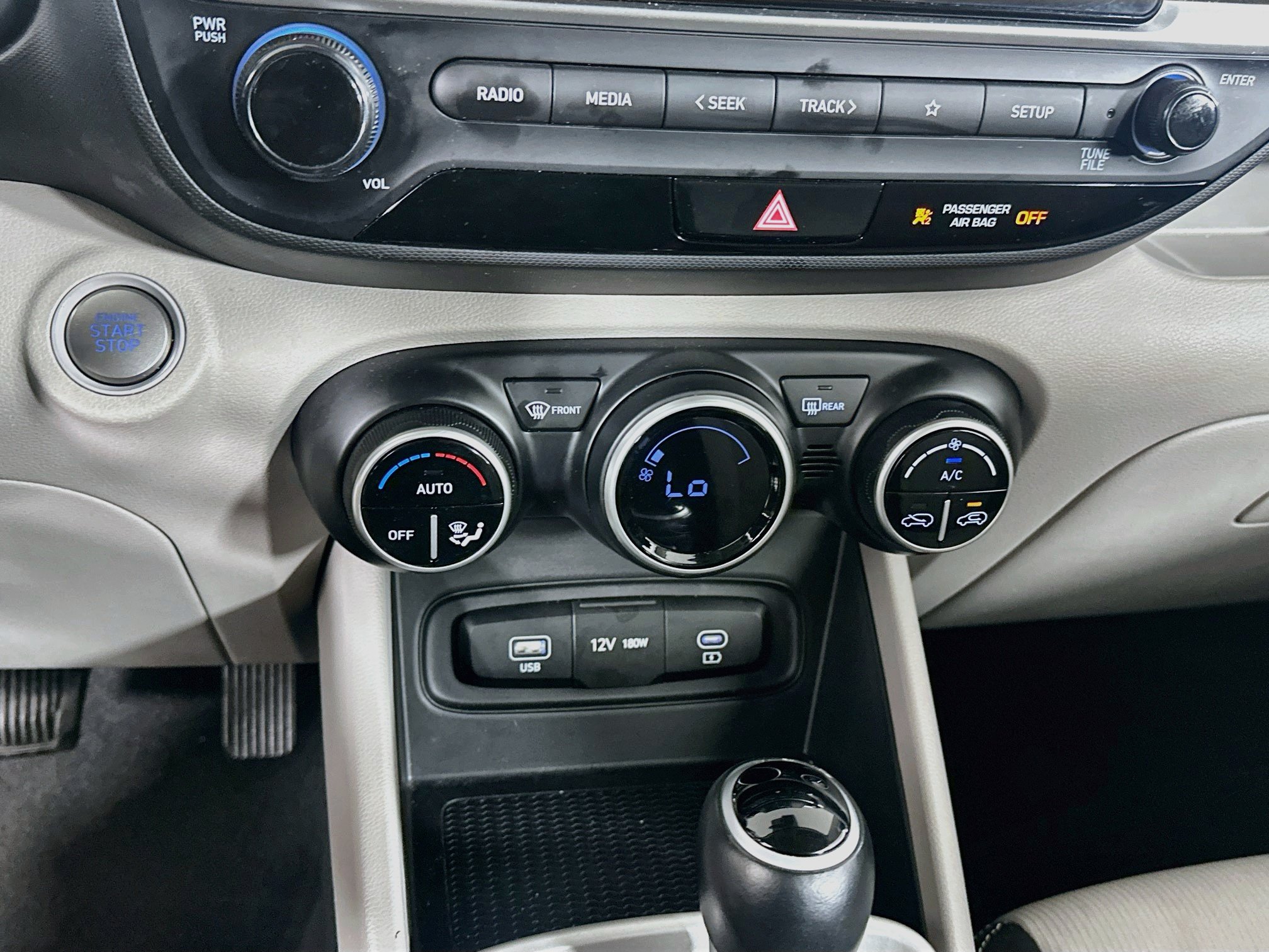 Used 2025 Hyundai Venue SEL FWD image 23