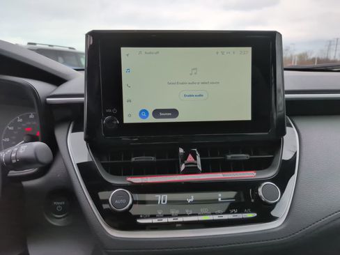 Used 2025 Toyota Corolla Cross AWD Hybrid w/ Moonroof Package image 22