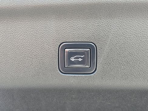 Used 2022 Chevrolet Tahoe LT image 11