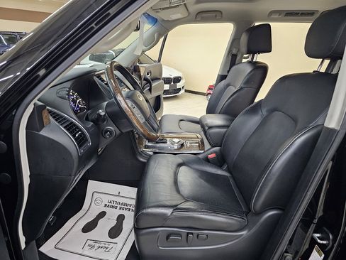 Used 2017 INFINITI QX80 2WD w/ Driver Assistance Package image 19