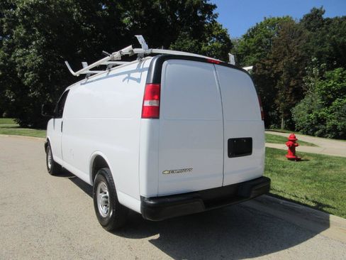 Used 2019 Chevrolet Express 2500 w/ Driver Convenience Package RWD image 31