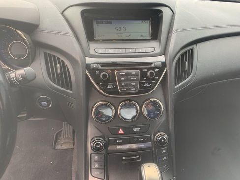 Used 2014 Hyundai Genesis 2.0T image 15