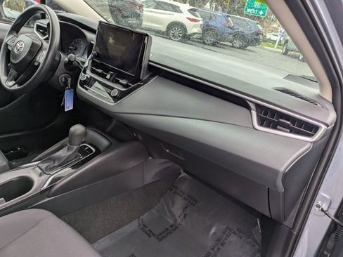 Used 2025 Toyota Corolla LE image 6
