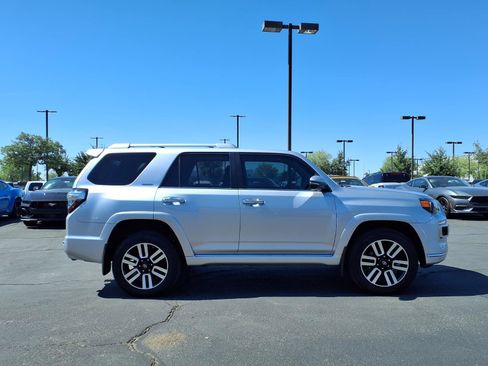 Used 2019 Toyota 4Runner Limited AWD/4WD image 7