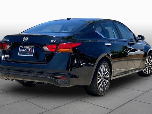 Used 2024 Nissan Altima 2.5 SV FWD image 13