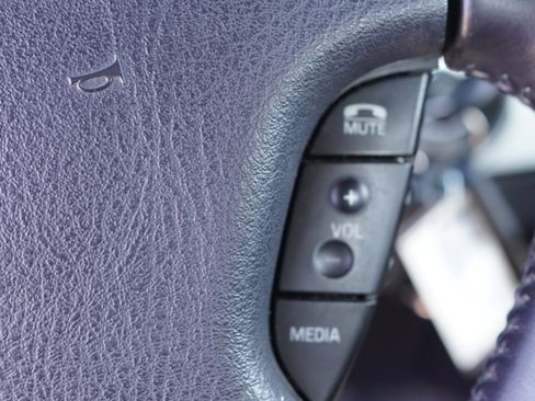 Used 2004 Ford Thunderbird image 35