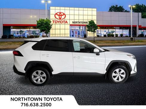 Used 2023 Toyota RAV4 LE image 23