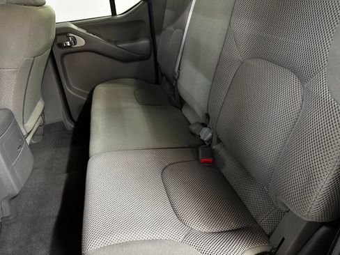 Used 2020 Nissan Frontier SV w/ Midnight Edition Floor Mats AWD/4WD image 12