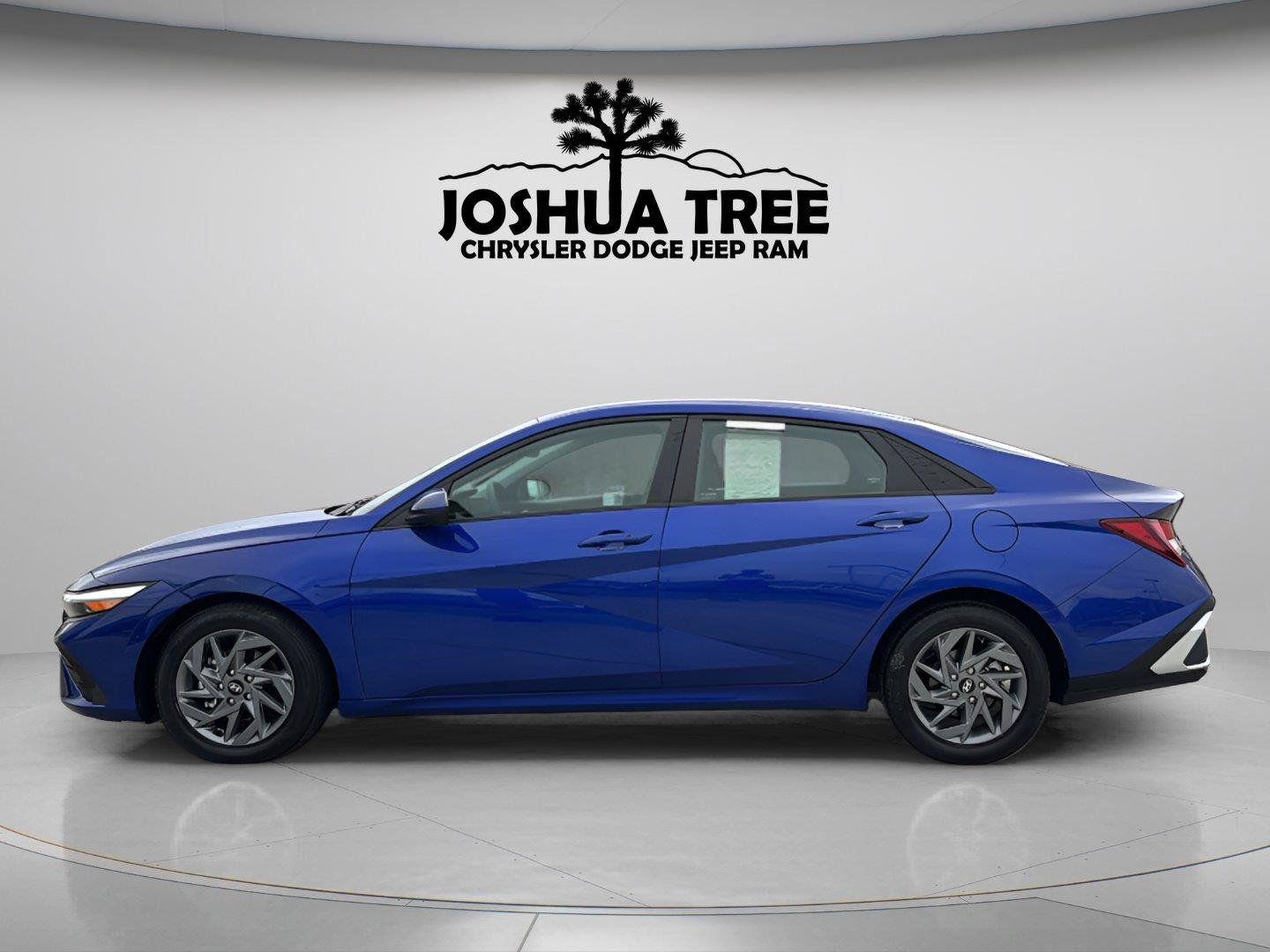 Used 2024 Hyundai Elantra SEL FWD image 4