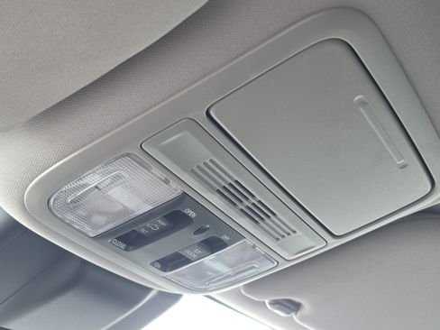 Used 2018 Honda Odyssey EX-L image 32