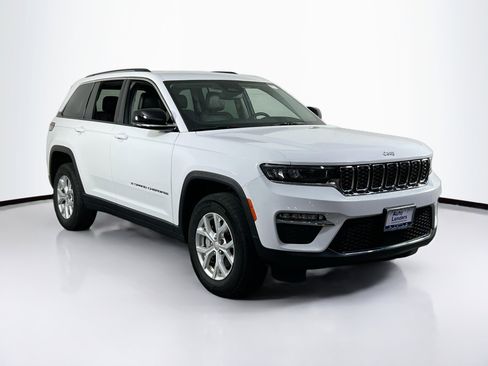 Used 2023 Jeep Grand Cherokee Limited image 3