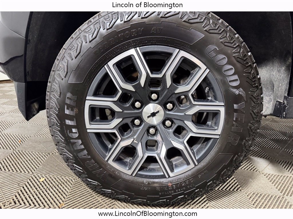 Used 2025 Chevrolet Colorado Z71 AWD/4WD image 24