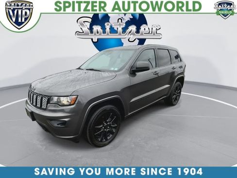 Used 2018 Jeep Grand Cherokee Altitude AWD/4WD image 4