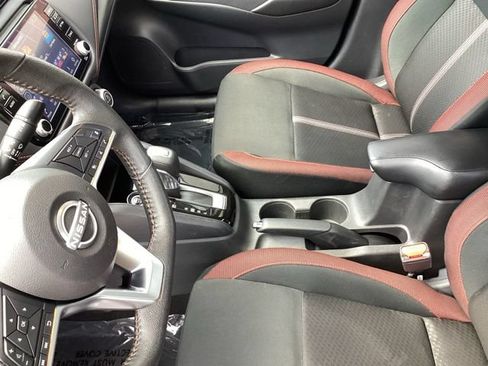 Used 2024 Nissan Versa SR FWD image 18