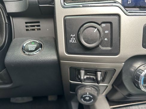 Used 2022 Ford F250 Lariat w/ Lariat Ultimate Package AWD/4WD image 31