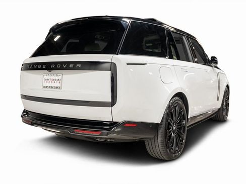 Used 2025 Land Rover Range Rover SE AWD/4WD image 24