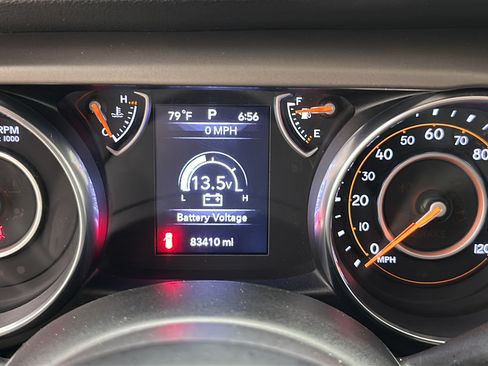 Used 2018 Jeep Wrangler Unlimited Sport S AWD/4WD image 16