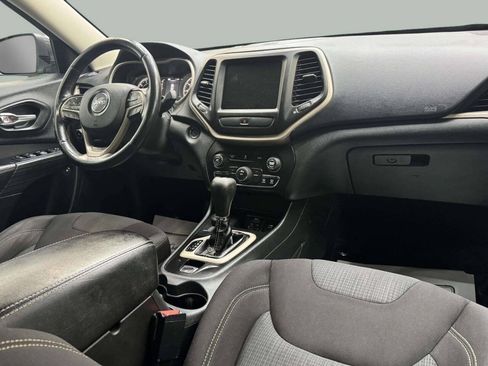 Used 2015 Jeep Cherokee Latitude w/ Cold Weather Group AWD/4WD image 7