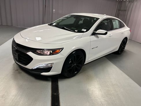 Used 2024 Chevrolet Malibu LT image 3