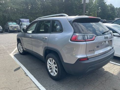 Used 2020 Jeep Cherokee Latitude AWD/4WD image 3