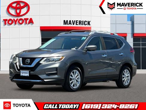Used 2018 Nissan Rogue SV w/ Premium Package FWD image 1