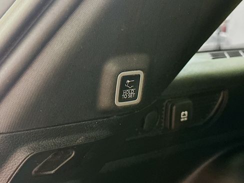 Used 2023 Jeep Grand Cherokee Limited AWD/4WD image 32