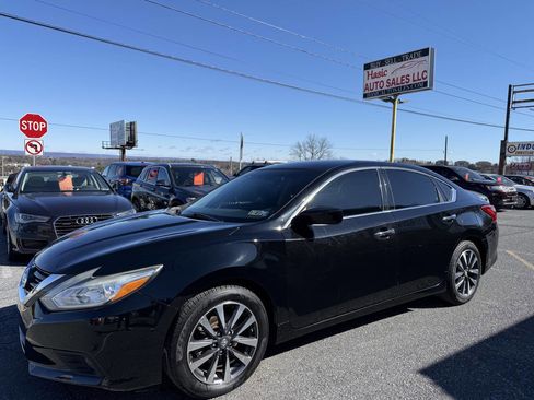 Used 2017 Nissan Altima 2.5 SV image 3