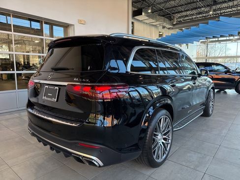 New 2025 Mercedes-Benz GLS 63 AMG 4MATIC image 9