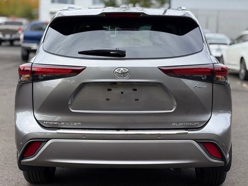 Used 2026 Toyota Highlander Platinum AWD/4WD image 4