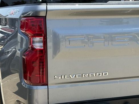Used 2024 Chevrolet Silverado 1500 LT AWD/4WD image 6