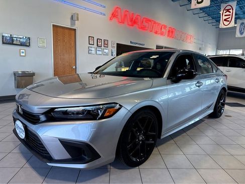 Used 2023 Honda Civic Sport image 8