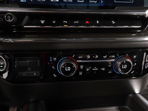 Used 2024 Chevrolet Silverado 2500 High Country w/ High Country Premium Package AWD/4WD image 10