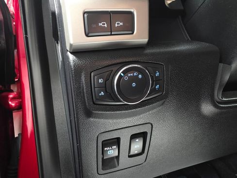 Used 2020 Ford F150 Lariat w/ Equipment Group 502A Luxury AWD/4WD image 15