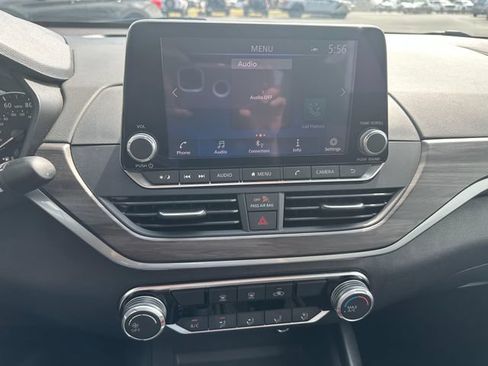Used 2025 Nissan Altima 2.5 SV FWD image 15